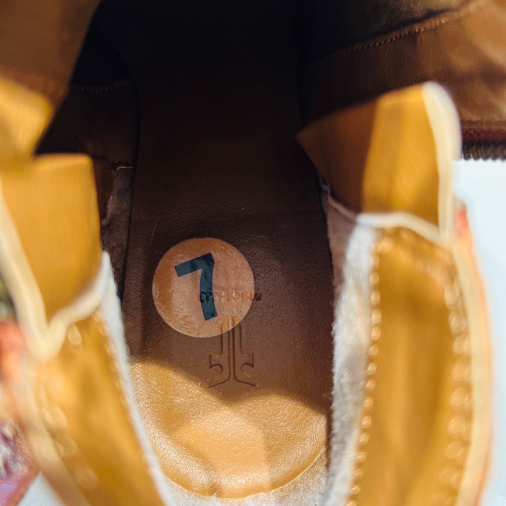 FRYE Ankle Booties Leather upper and inside good preloved condition size 7 M - Picture 13 of 16